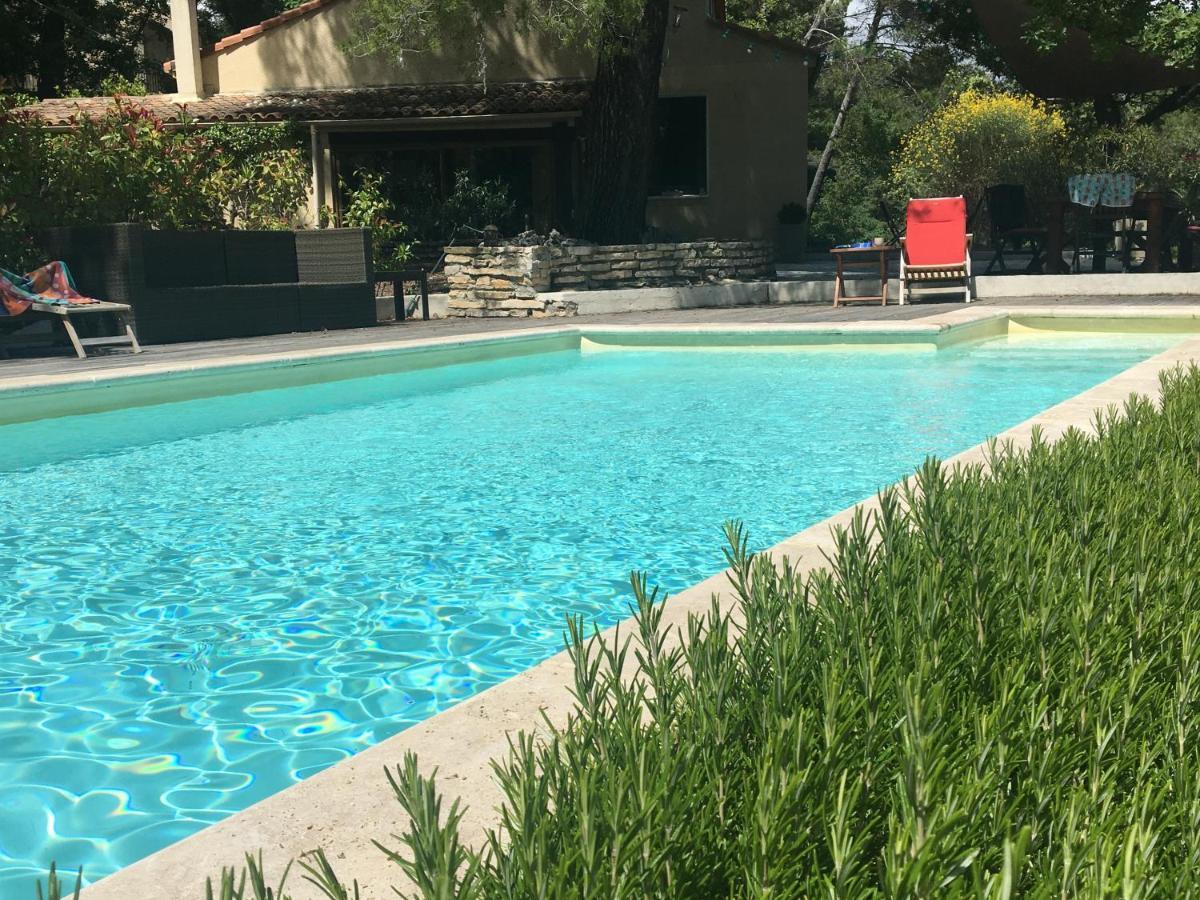 Villa De Carbonelle Pierrevert Exteriér fotografie