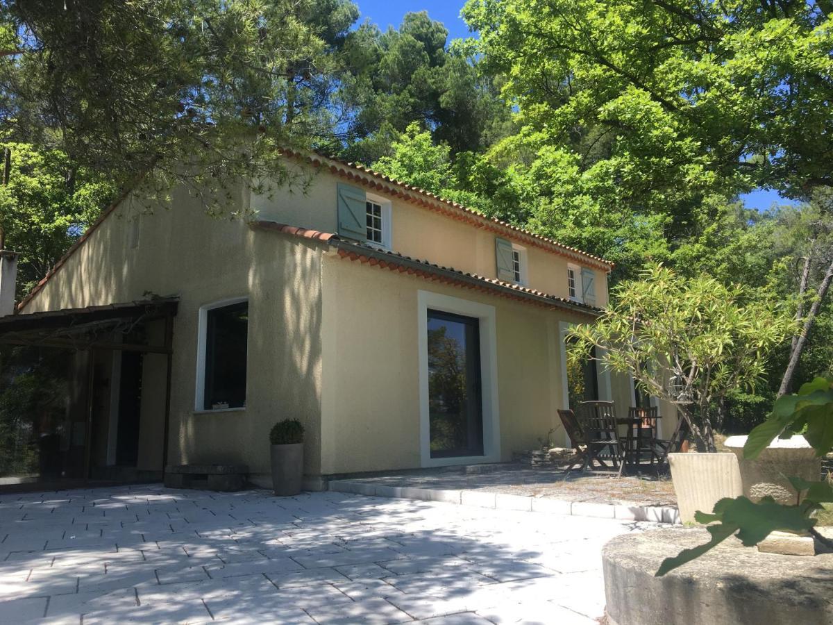 Villa De Carbonelle Pierrevert Exteriér fotografie